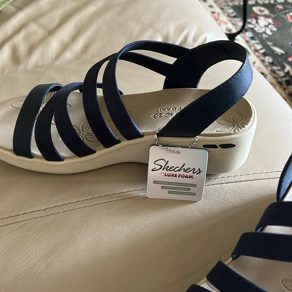 NWT Skechers Navy Blue Strappy Sandals - Picture 3 of 9